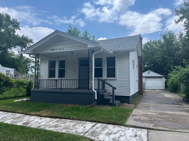 8242 Maxwell Ave in Warren, MI - Building Photo - Building Photo