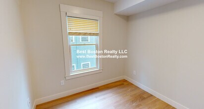 208-210 Banks St. Unit 2, Unit 2 in Cambridge, MA - Building Photo - Building Photo