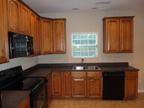 4461 Garden Club St in High Point, NC - Foto de edificio - Building Photo