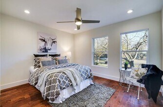 5204 King Charles Dr in Austin, TX - Building Photo - Building Photo