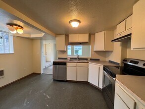821 W Whitman St in Pocatello, ID - Foto de edificio - Building Photo
