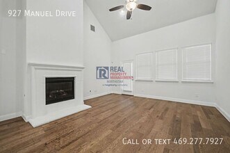 927 Manuel Dr in Rockwall, TX - Building Photo - Building Photo