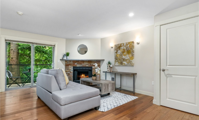 15155 NE 82nd St, Unit 103 in Redmond, WA - Building Photo - Building Photo