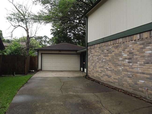 property at 19706 Faye Oaks Ct