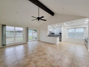 10010 Sagecanyon Dr in Houston, TX - Building Photo - Building Photo