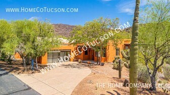 1921 S Doubletree Ln in Tucson, AZ - Building Photo