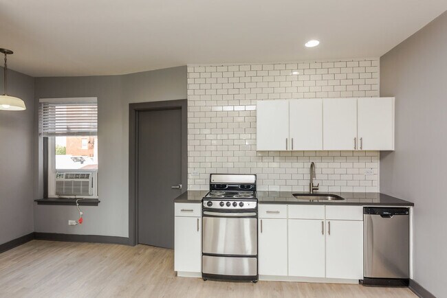 944 W Montrose Ave in Chicago, IL - Building Photo - Building Photo