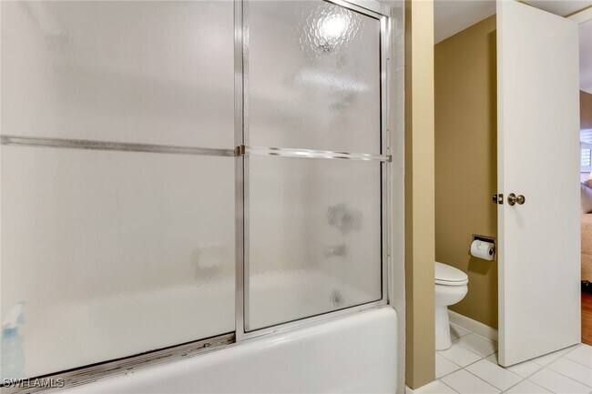 property at 4811 S Landings Dr