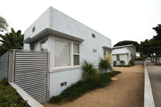 2321 Ocean Park Blvd in Santa Monica, CA - Building Photo - Building Photo