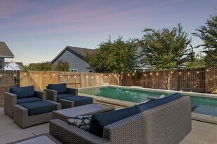 7808 Glover Dr in Austin, TX - Building Photo