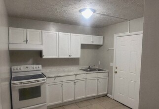2862 W 1st St, Unit 4 in Jacksonville, FL - Building Photo - Building Photo