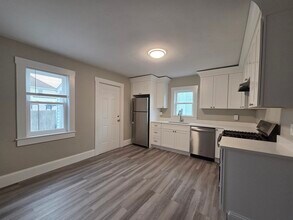 37 Quincy St in Quincy, MA - Building Photo - Building Photo