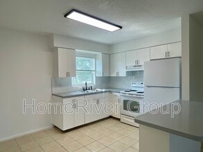 913 E Humphrey St in Tampa, FL - Building Photo - Building Photo