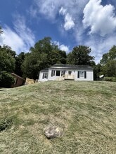 1219 East Dr in Bluefield, WV - Foto de edificio - Building Photo