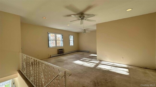 3 Anchorage Ln in Oyster Bay, NY - Building Photo - Building Photo