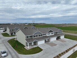 5623 Niagara Drive in Bismarck, ND - Building Photo