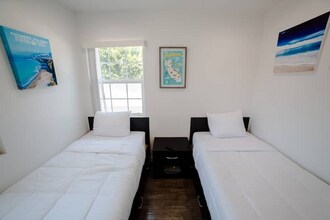 14836 Archwood St, Unit 3 in Los Angeles, CA - Foto de edificio - Building Photo