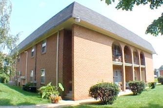 Montvue Apartments in Lynchburg, VA - Building Photo