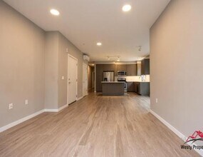 110 N Blandena St in Portland, OR - Foto de edificio - Building Photo