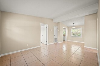 909 Westgate Dr in Jacksonville, FL - Building Photo - Building Photo