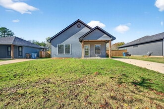 1431 S 7th Ave in Denison, TX - Building Photo - Building Photo