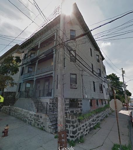 22 Chestnut St in Yonkers, NY - Building Photo