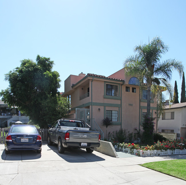 722 E Orange Grove Ave in Burbank, CA - Building Photo - Building Photo