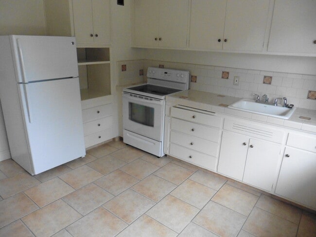 141 Towne Terrace, Unit 15