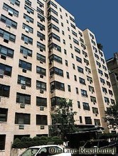 315 E 69th St in New York, NY - Building Photo - Building Photo