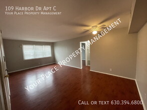 109 Harbor Dr in Oswego, IL - Foto de edificio - Building Photo