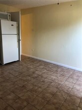 4924 SW 44th Ave in Fort Lauderdale, FL - Building Photo - Building Photo
