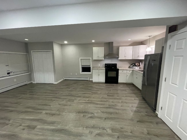 39 W Pleasant St in Westbrook, ME - Building Photo - Building Photo