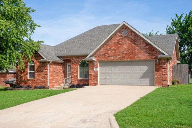 808 Herron St in Prairie Grove, AR - Building Photo - Building Photo