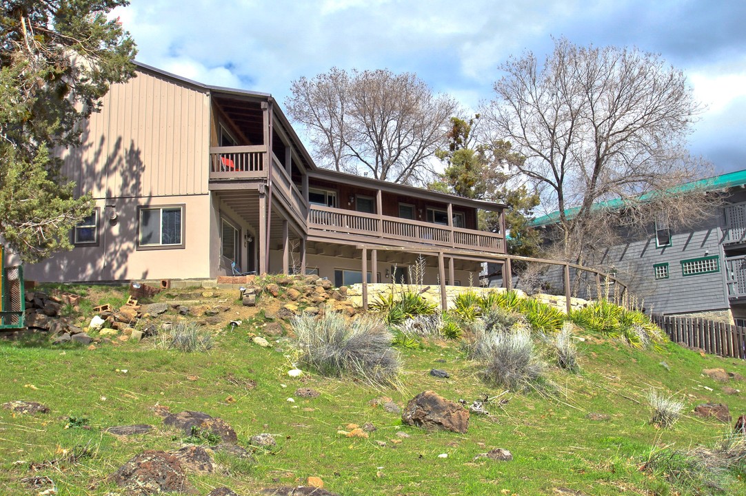 West Side 5-Plex in Bend, OR - Building Photo