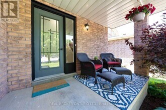 141 Cunningham Dr in New Tecumseth, ON - Building Photo - Building Photo