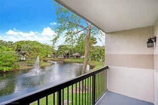 9992 Nob Hill Pl in Sunrise, FL - Building Photo