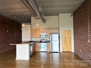 626 N Graham St in Charlotte, NC - Building Photo - Building Photo