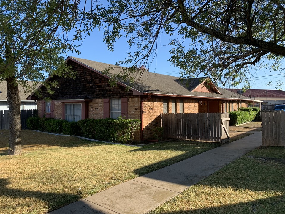 801 Rambler Dr in Waco, TX - Building Photo