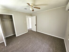 5902 Pershing St in Houston, TX - Foto de edificio - Building Photo