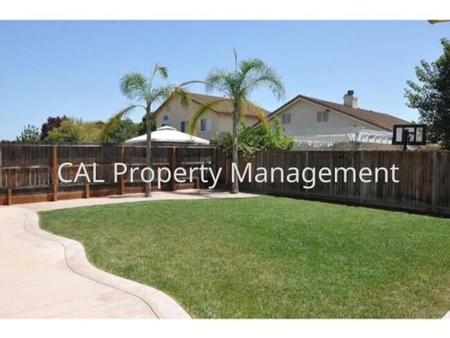 1661 Panorama Dr in Hollister, CA - Building Photo - Building Photo