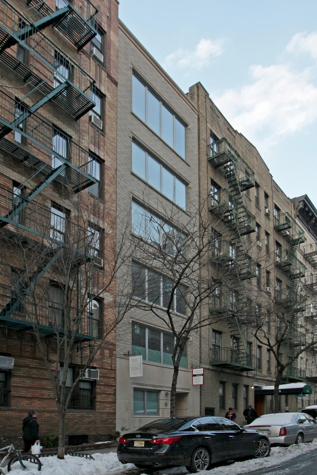 459 W 44th St in New York, NY - Building Photo - Building Photo