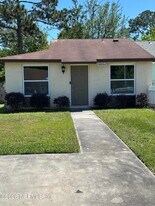 1323 Solar Cir in Orange Park, FL - Building Photo