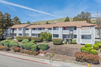 29629-29630 Mountain Oak Ct in Hayward, CA - Building Photo - Primary Photo
