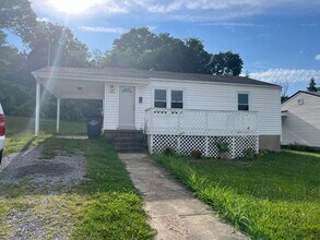 1001 Gibson Mill Rd in Kingsport, TN - Building Photo - Building Photo