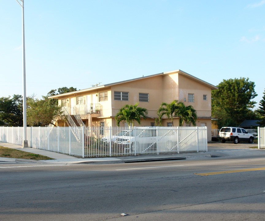 2060 E 5th Ave in Hialeah, FL - Building Photo