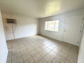 207 N Indiana Ave in Caldwell, ID - Building Photo - Building Photo