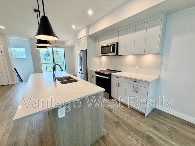 1225-1225 Findlay Rd in Kelowna, BC - Building Photo - Building Photo