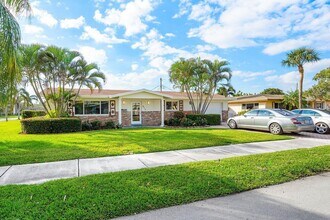 617 SE 8th Ave in Deerfield Beach, FL - Building Photo - Building Photo