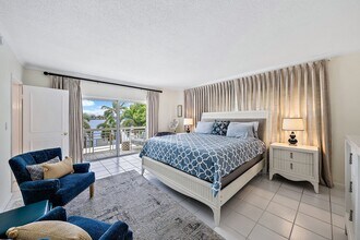 250 Bradley Pl in Palm Beach, FL - Building Photo - Building Photo