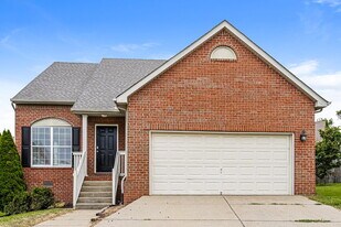 102 Meadow Crest Ct in Hendersonville, TN - Building Photo